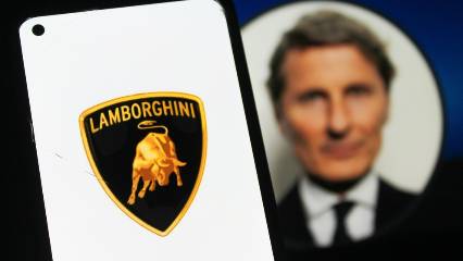 Lamborghini CEO'su açıkladı: Zenginler lüks otomobil almayı erteliyor