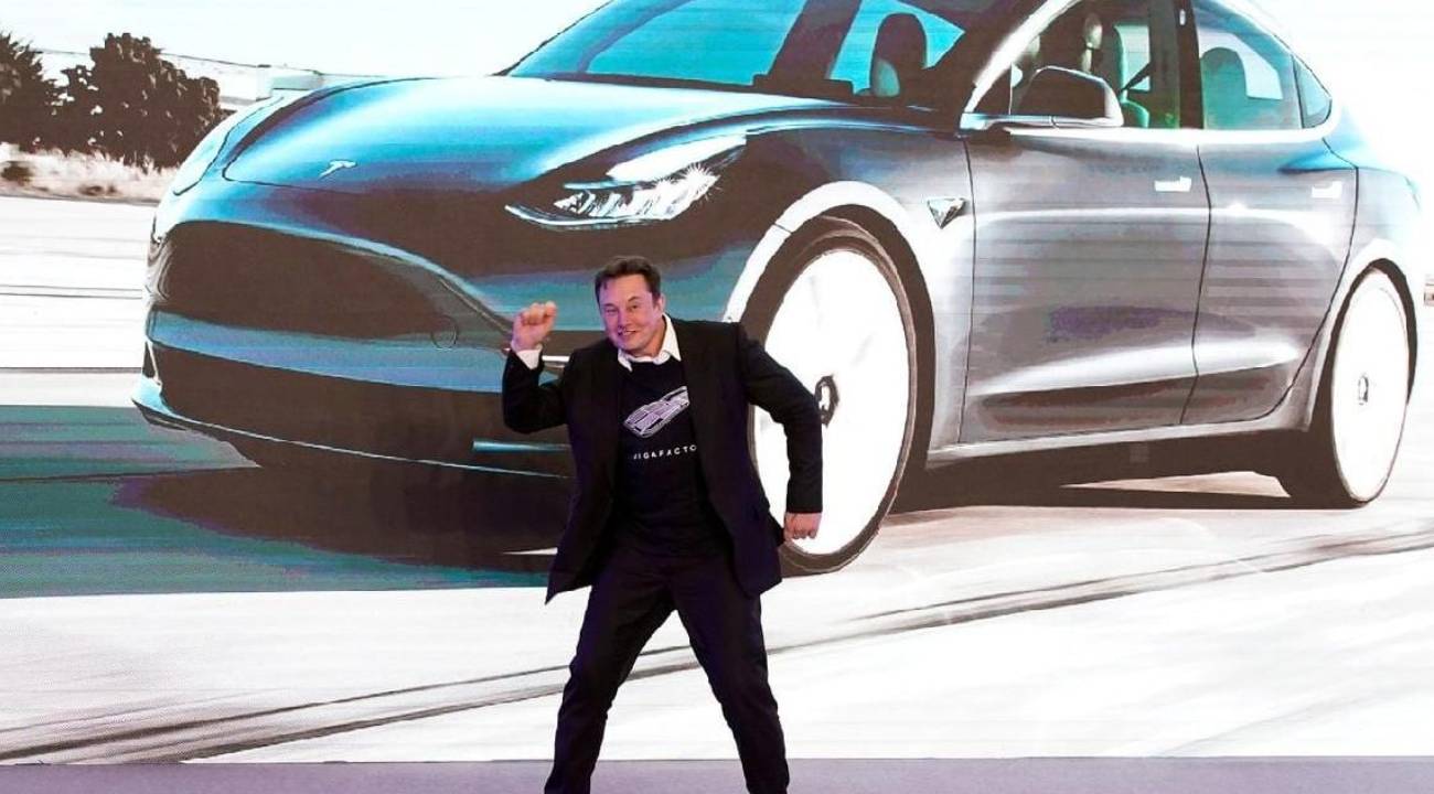 Tesla hissedarlarının aklında tek soru var