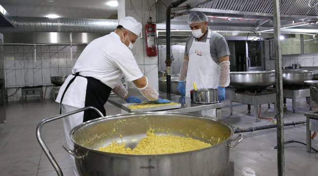 OTEL VE OKULLAR İÇİN GÜNLÜK 5 GBİN KİŞİLİK YEMEK