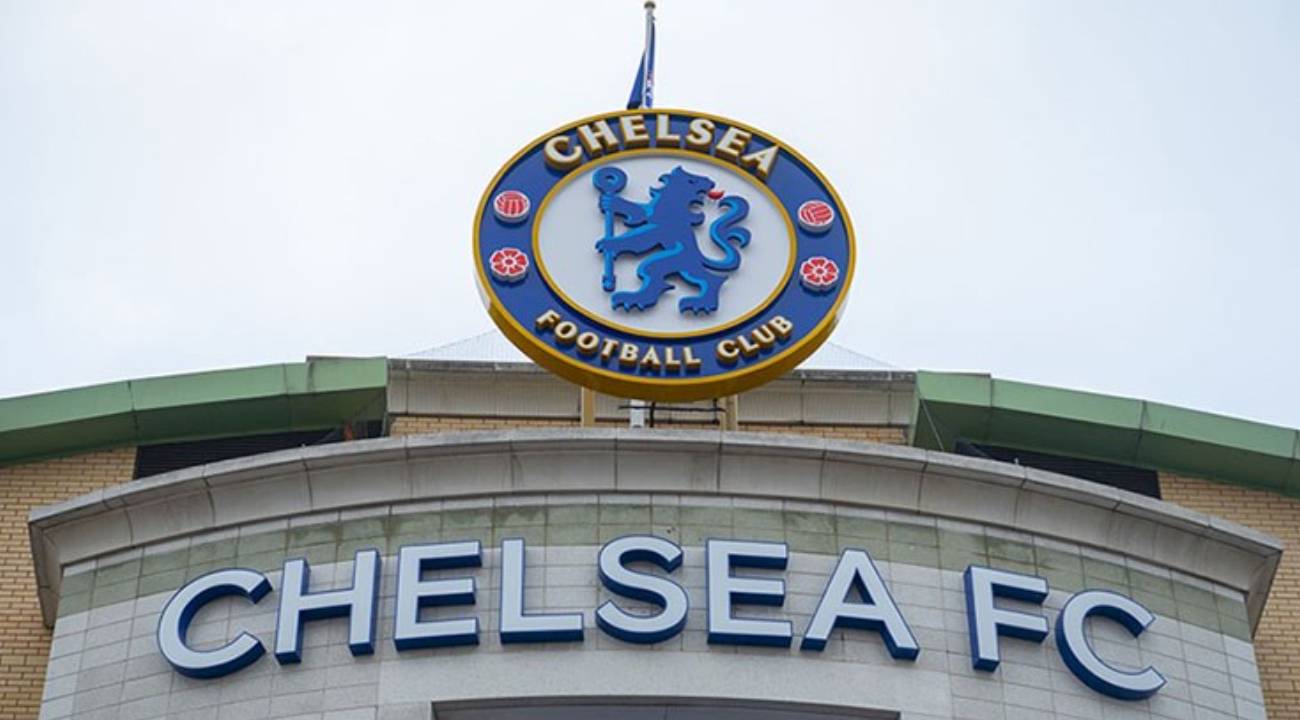 Chelsea ve Aston Villa'ya UEFA'dan ceza