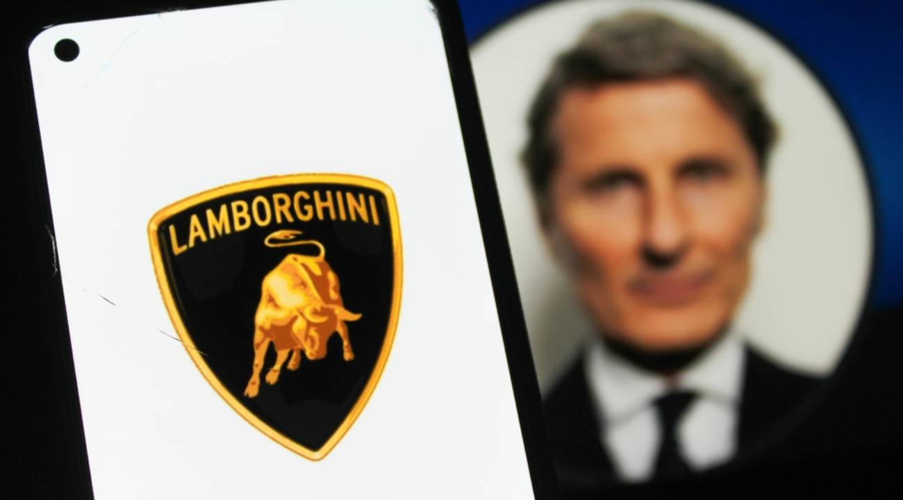 Lamborghini CEO'su açıkladı: Zenginler lüks otomobil almayı erteliyor