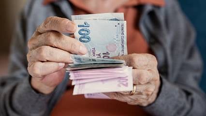 Yargıtay’dan 'tüketici kredisi' kararı: Emekli maaşlarına bloke konabilecek