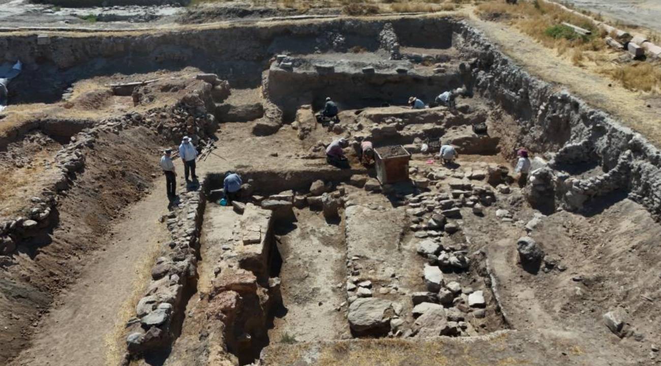 4 bin yıllık yerleşim yerinde yeni evler buldular