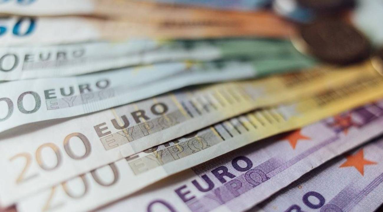 Euro Bölgesi'nde dış ticaret fazlası