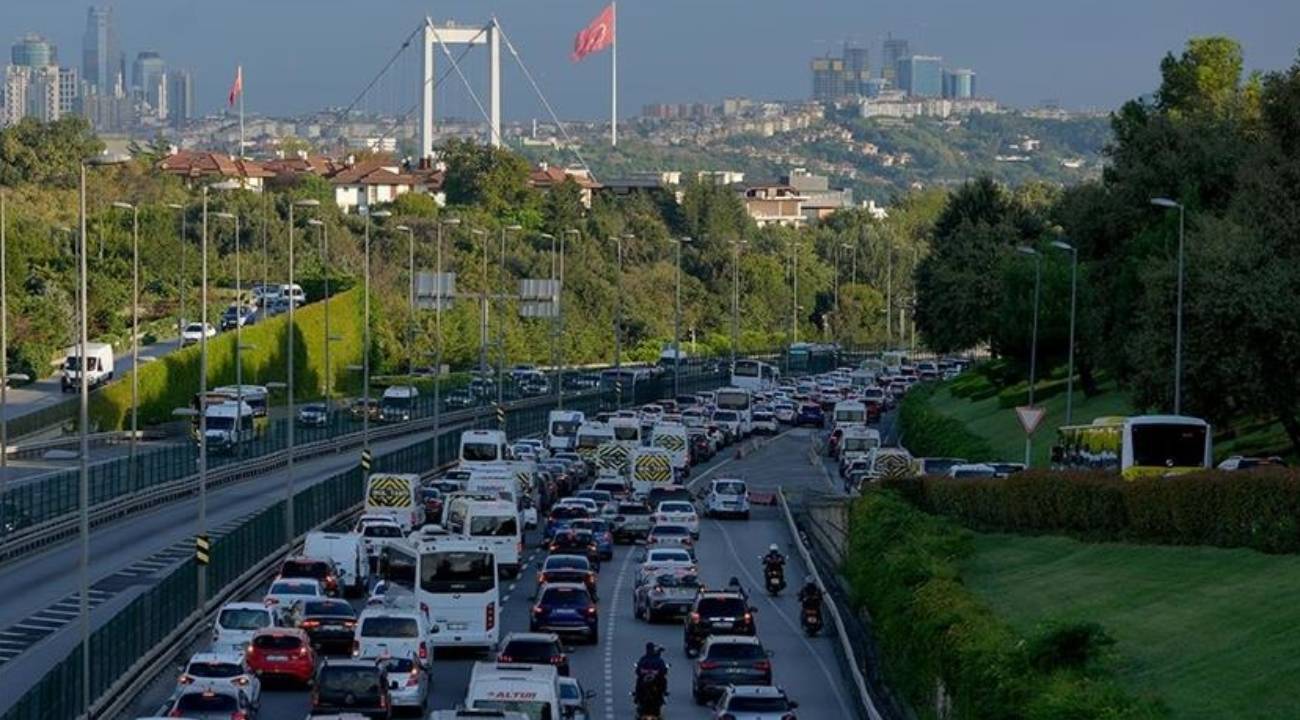 Kara yolunda taşıt hareketliliği 22 yılda 3'e katladı