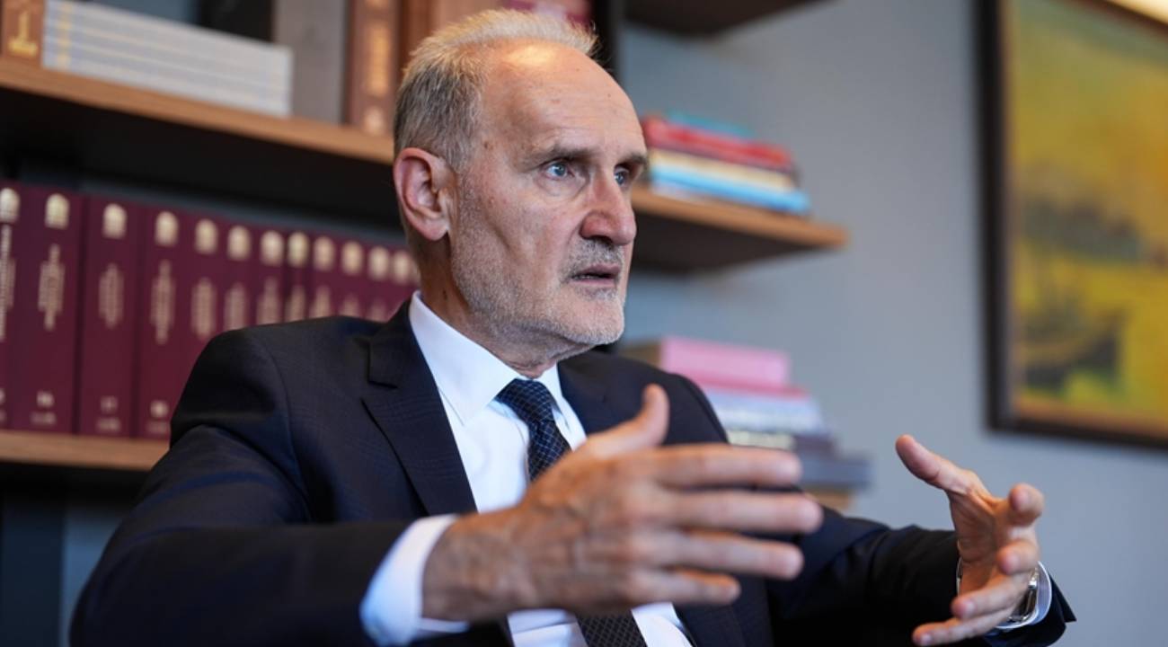 "Faizlerdeki gerileme ve dezenflasyon sürecini dikkatle izlemeye devam etmeliyiz"