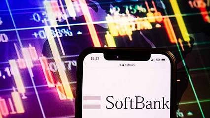 Japon banka dev şirketin hisselerini sürpriz şekilde sattı