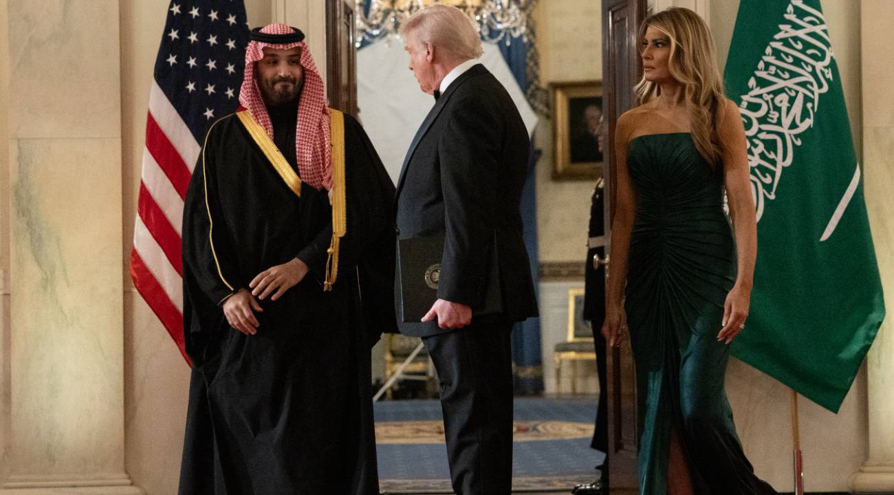 Trump'ın Prens Selman için verdiği yemekte dikkat çeken 2 isim