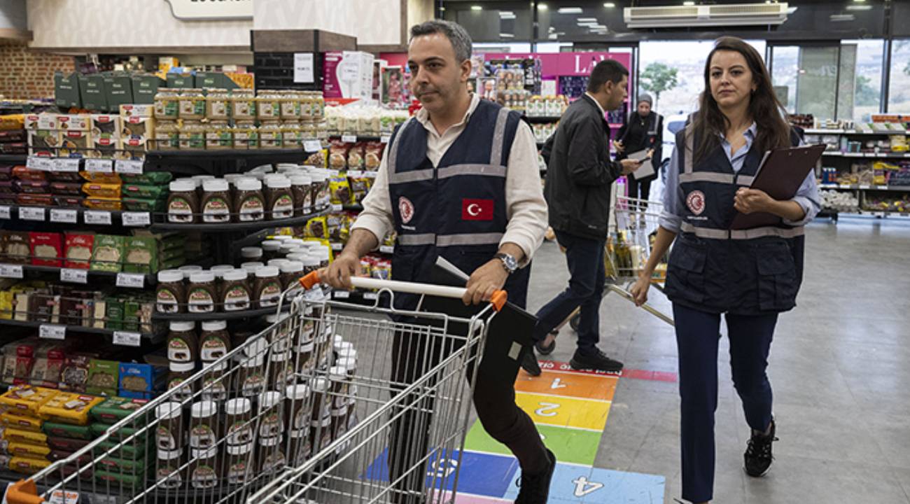 Fahiş fiyatlara geçit yok: Ticaret Bakanlığı'ndan okul dönemi denetimi