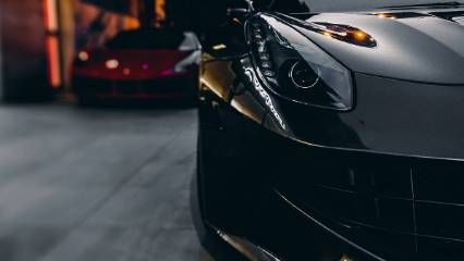 Bu şirket her yıl iki çalışanına lüks otomobil veriyor