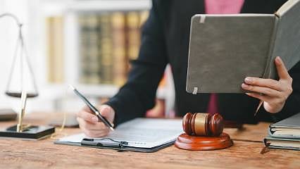 Avukatlara büro kurma desteğinin süresi uzatıldı