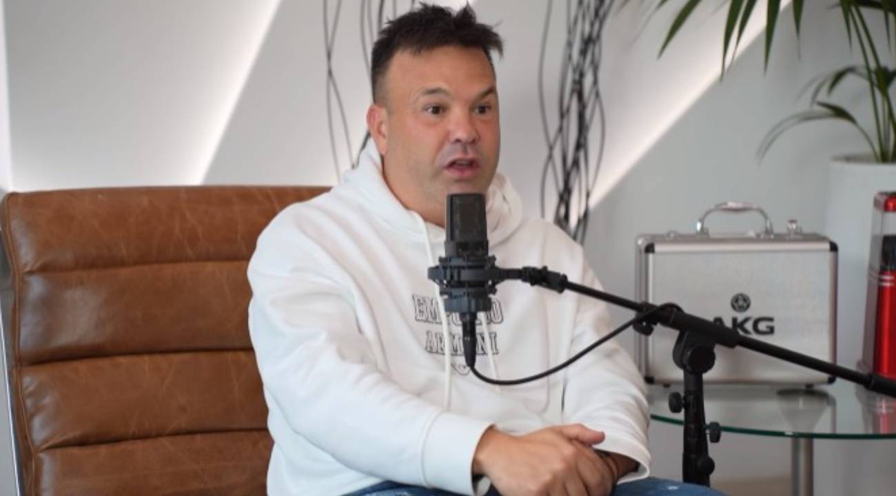 Bir milyoner neden personelini Cumartesi gecesi 23.00'te arıyor?