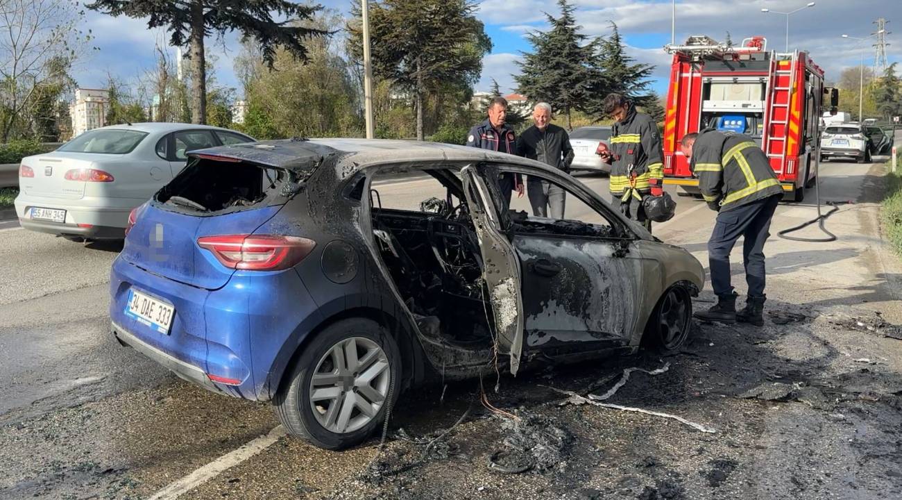 Samsunsporlu futbolcunun aracı küle döndü