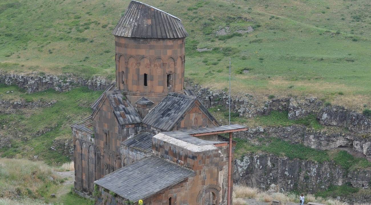 İpek Yolu'nun asırlık başkenti Ani, ziyaretçilerini büyülüyor