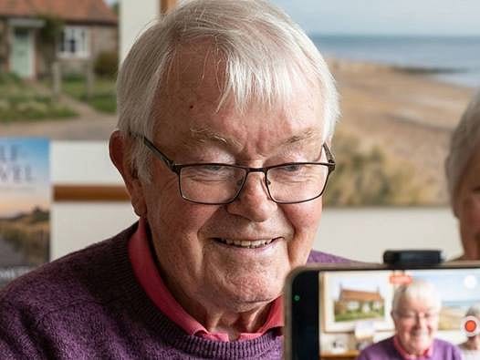 81 yaşında TikTok fenomeni oldu: "100 Takipçi Bile Bulamazsın" diyen karısına meydan okudu