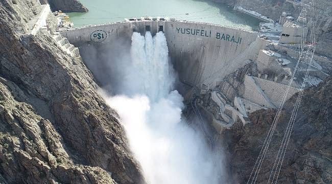 Artvin barajları yüksek su seviyesiyle rekora koşuyor