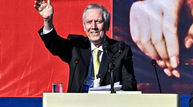Fenerbahçe'de başkanlık seçimini Aziz Yıldırım kazandı