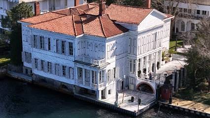 Bir döneme damga vuran diziyle hafızalara kazınmıştı: Tarihi yalının hissesi servet değerinde