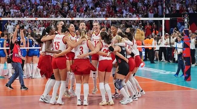 A Milli Kadın Voleybol Takımı, Avrupa Şampiyonası'nda finalde