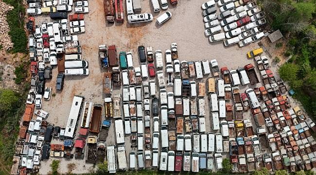 Otopark değil araba mezarlığı: Milli servet çürüyor