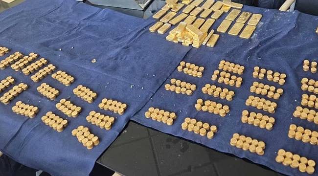 Tadilat yapan işçiler gördükleri karşısında şok yaşadı: Duvarı yıkınca servet buldular