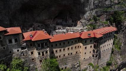 Zorlu restorasyon süreçleri bitti: Dünyanın gözü burada! UNESCO adayı Sümela Manastırı ziyaretçi rekoruna koşuyor