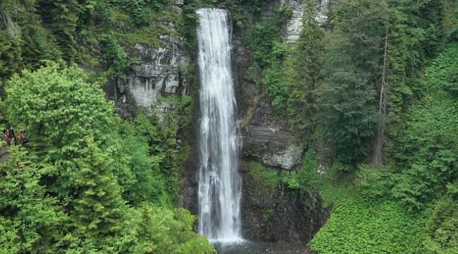Macahel'in saklı güzelliği: Maral Şelalesi
