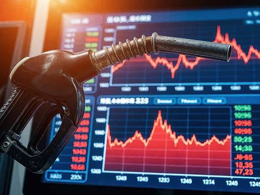 Hürmüz'de gerilim, Libya'da vana krizi: Arz endişeleri petrolü tırmandırıyor! Brent petrolde son durum