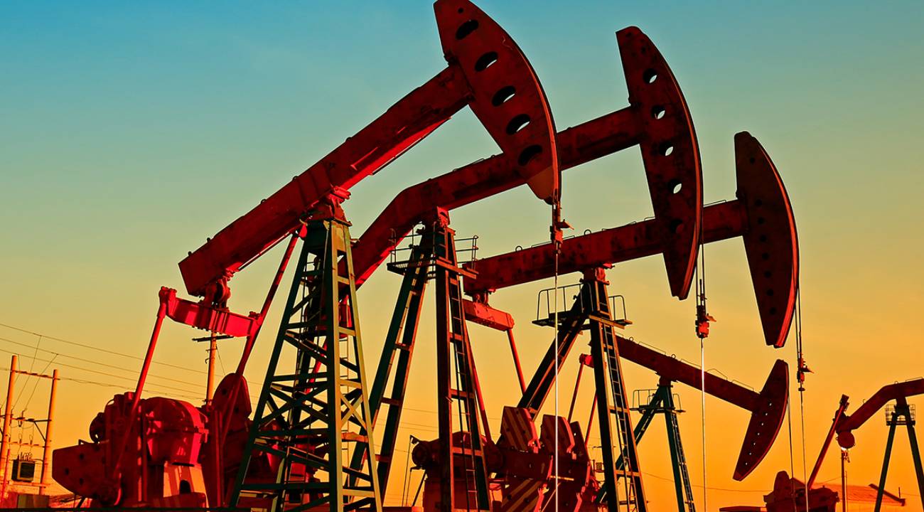 Hürmüz Boğazı'nda kapanma sürüyor: ABD petrol fiya