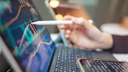 1 temettü, 1 bedelsiz: 2 hissenin fiyatında düzeltme