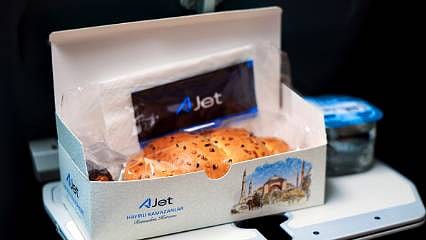 AJet'ten yurt içi uçuşlarında ücretsiz iftar ve sahur ikramı