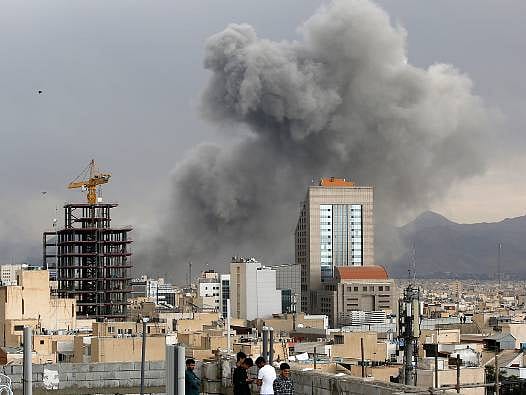 İsrail ordusu, Tahran'a yeni bir saldırı dalgası başlattığını duyurdu