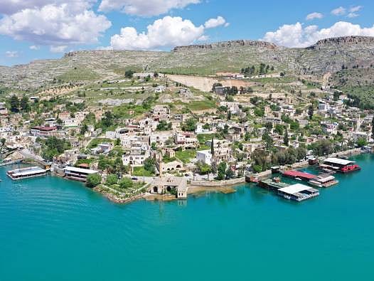 Fırat’ın inicisinde sezon açıldı: Gastronomi ve tekne turizmi Halfeti ekonomisini sırtlıyor