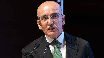 "Hizmet ihracatımız ve güçlü üretimimiz dış dengemizi destekliyor"