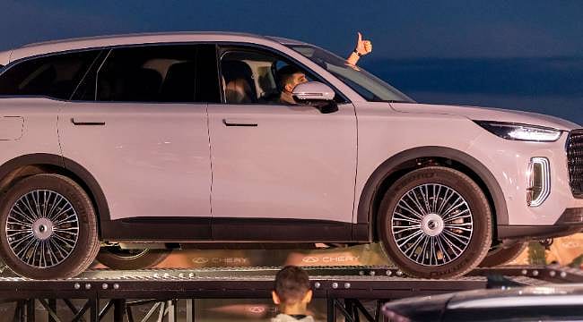 24 saat suda kaldı, darbelere meydan okudu: Güvenlik testini geçti
