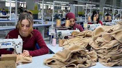 Bebek giysileri Ağrı'da üretiliyor, dünyaya ihraç ediliyor: Yıllık 2 milyon adet üretim yapılıyor