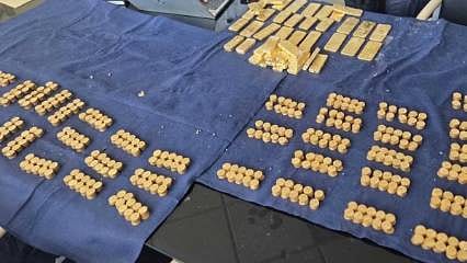 Tadilat yapan işçiler gördükleri karşısında şok yaşadı: Duvarı yıkınca servet buldular