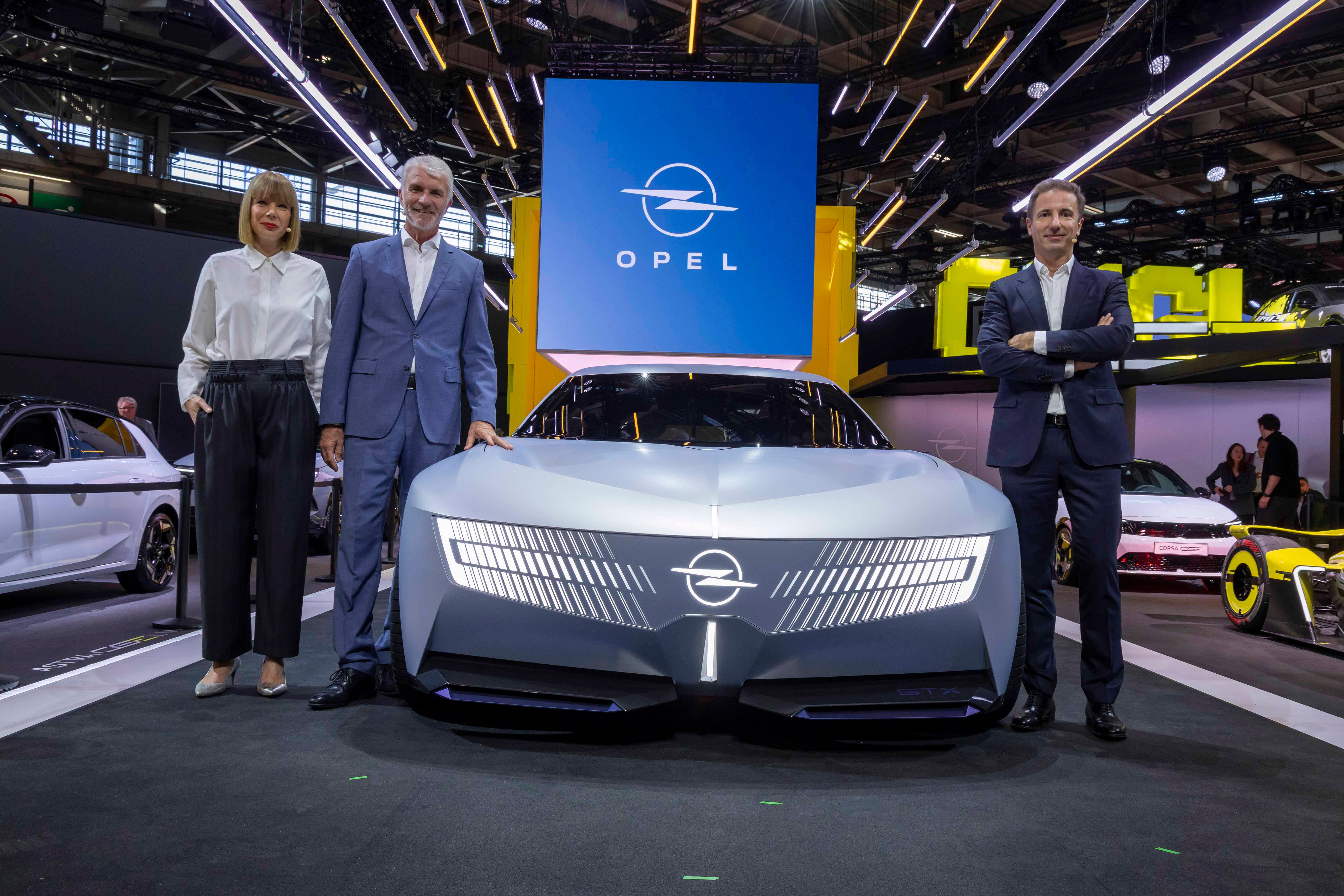 Opel’den Paris Otomobil Fuarı’nda çifte dünya prömiyeri-1