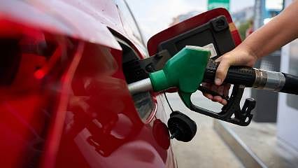 Enflasyonla mücadelede yeni adım: Motorinde ÖTV sıfırlandı, yıl sonuna kadar kademeli artacak