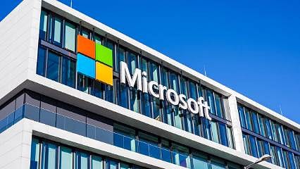 Yapay zeka dönüşümü başladı: Binlerce çalışan için gönüllü emeklilik paketi açıkladı