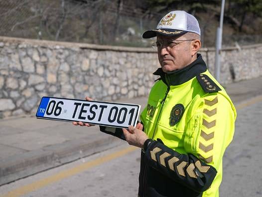 1 Nisan'da denetimler başlıyor: Standart Plaka ile APP Plaka nasıl ayırt edilir? Trafik Başkanı anlattı
