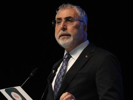 "Emeklilerimizin hayat standartlarını yükseltecek adımları atacağız"