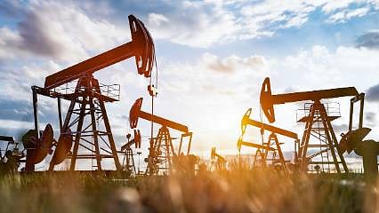ABD-İran hattında tırmanan gerilim petrol fiyatlarını tetikledi: Gözler 75-95 dolar bandında