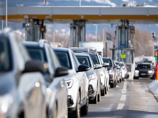 Resmî Gazete'de yayımlandı: Gurbetçilerin geçici araç getirme şartları değişti! İşte yeni kurallar