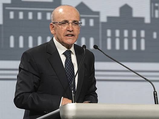 "Türkiye'nin borçluluk düzeyinin düşük olması ekonomik şoklara karşı dayanıklılığını artırıyor"