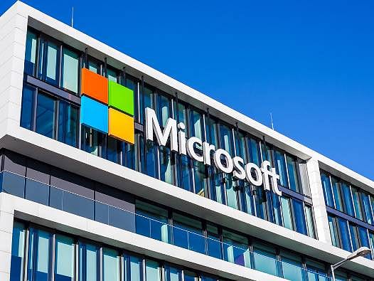 Yapay zeka dönüşümü başladı: Binlerce çalışan için gönüllü emeklilik paketi açıkladı