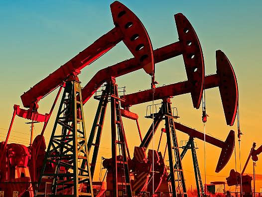 Hürmüz Boğazı'nda kapanma sürüyor: ABD petrol fiyat tahminlerini yükseltti! Brent petrol tahmini 95 doların üzerinde