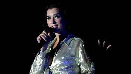 Samsung’a "İzinsiz Fotoğraf" şoku: Ünlü şarkıcı Dua Lipa’dan 15 milyon dolarlık tazminat davası
