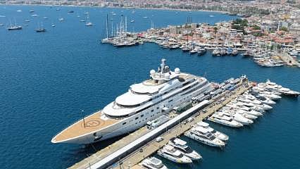 Marmaris’te dev ikmal: Süper yat 30 milyon liralık akaryakıt ve erzak alıyor
