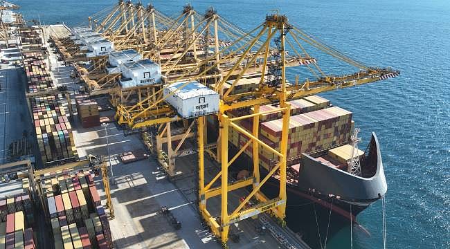 Asyaport'tan Türkiye rekoru geldi: Tek gemiden binlerce konteyner indirildi! Hizmet ihracatına dev katkı